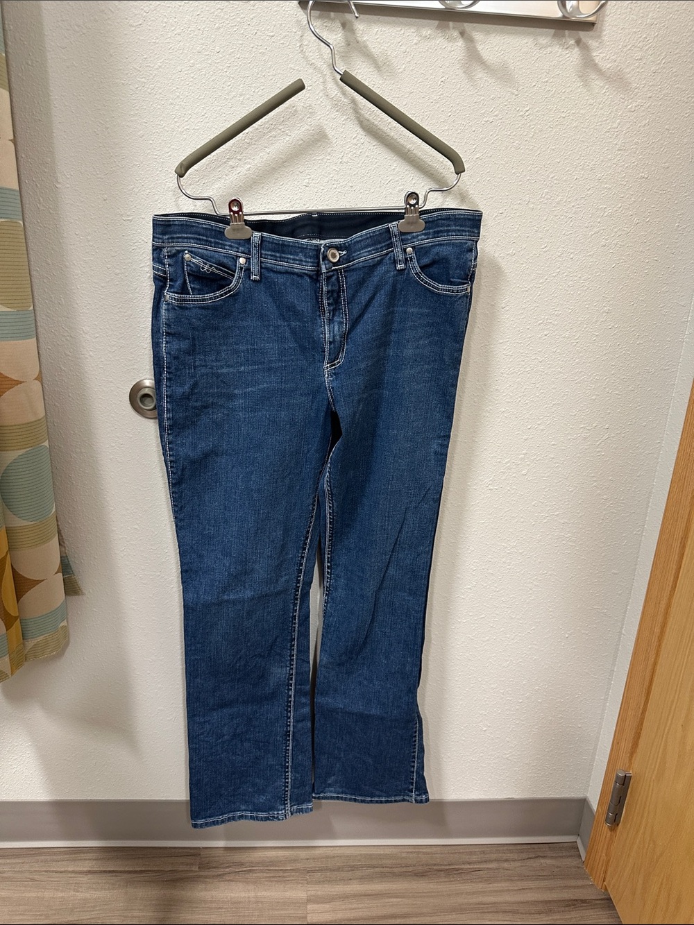 Wrangler Women’s 15/16x32 Dark Blue Boot-Cut Jeans